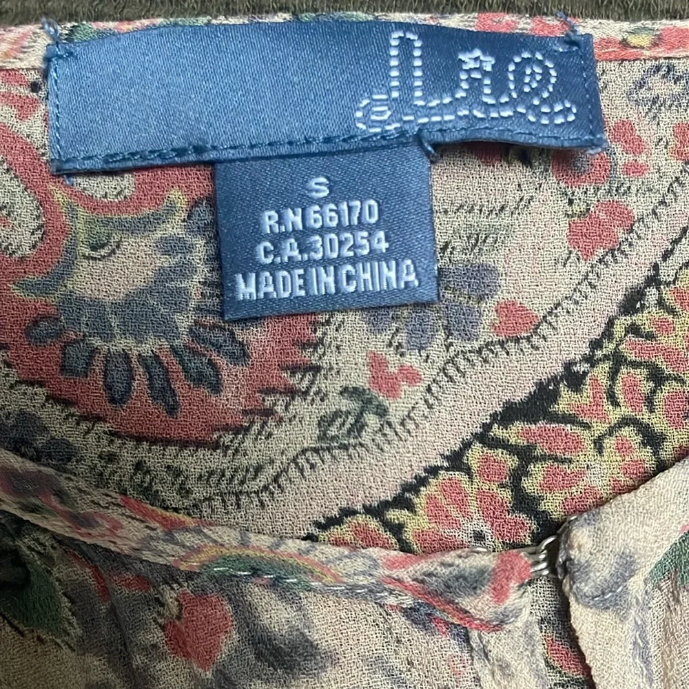 ❤️ 5/$15 dil sheer blouse - Picture 5 of 6
